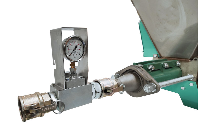 Pompe à vis excentrique IMER Small 50 EVO, compacte et légère, conçue pour le pompage et la projection de matériaux.