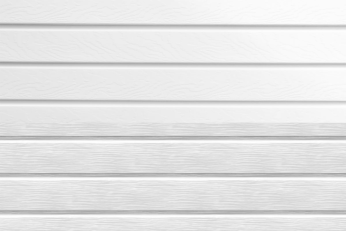 Revêtement en aluminium texturé imitant le bois, disposé horizontalement.