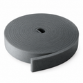 Bande en mousse compressible en polyéthylène pour joints de dilatation, légère et flexible.