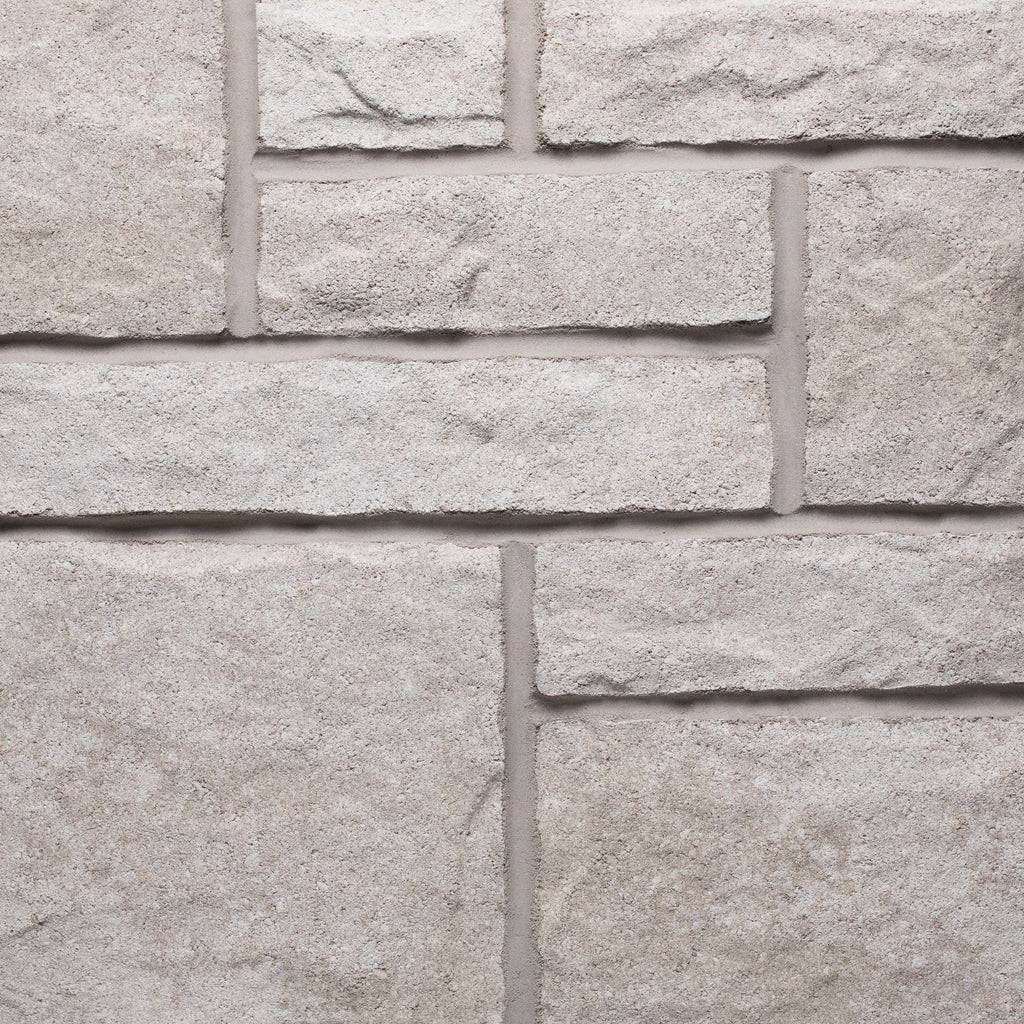 Pierre de béton architecturale Estate Stone couleur Polar, imitant la pierre naturelle.