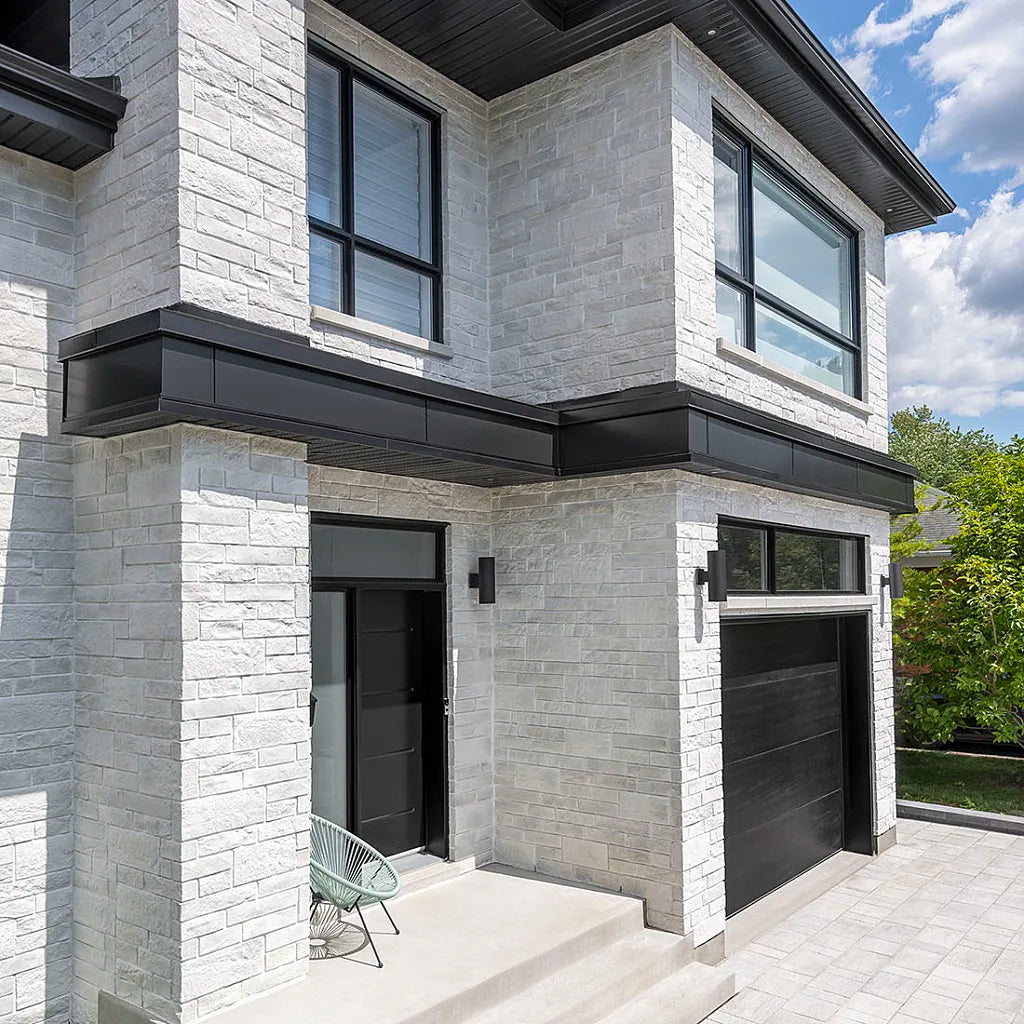 Pierre de béton architecturale grise avec texture contemporaine pour revêtements de façade.