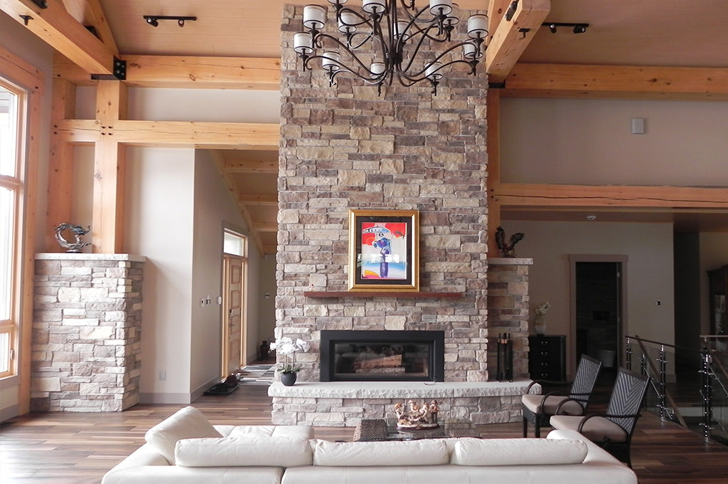 Pierre décorative Ledge Cobble Stone en béton, créant des revêtements chaleureux et contemporains.
