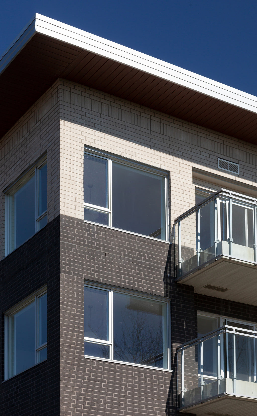 Brique Melville Slik® avec surface lisse et arêtes vives, disponible en plusieurs couleurs.
