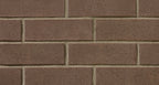 Mur de briques en argile, avec des joints clairs entre les briques, texture lisse et uniforme.