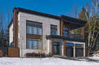 Brique Cinco Plus® grise avec un fini texturé, parfaite pour des façades élégantes.