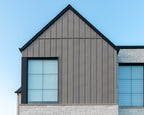 Revêtement en aluminium de style Board & Batten de la collection Bolton, idéal pour des designs contemporains.