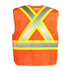 Gilet de sécurité orange avec bandes réfléchissantes jaunes et argentées, en maille, avec poches et attaches à cinq points.