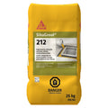Sac de coulis SikaGrout 212 de 25 kg, couleur jaune, avec une illustration d'application sur le devant.