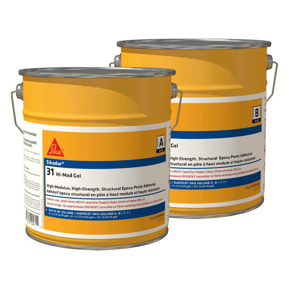 Deux seaux de colle époxy structurale Sika Sikadur 31 Hi-Mod Gel, couleur jaune, avec étiquettes détaillant les caractéristiques du produit.