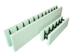 Panneaux isolants en polystyrène expansé, de différentes tailles, avec rainures et languettes pour assemblage.